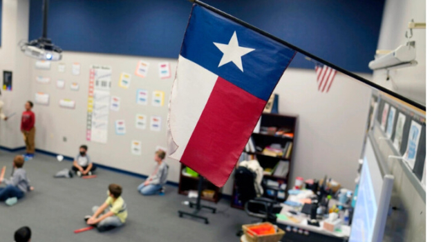 Texas más cerca de incorporar material bíblico en lecciones de primaria