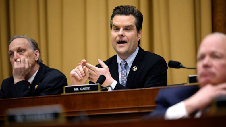 El representante Matt Gaetz (R-Fla.) interroga al fiscal general Merrick Garland durante una audiencia de la Comisión Judicial de la Cámara de Representantes en Washington el 4 de junio de 2024. (Chip Somodevilla/Getty Images)