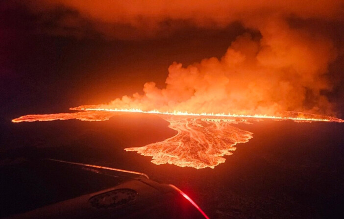 Volcán de la península islandesa de Reykjanes entra en erupción por séptima vez en un año