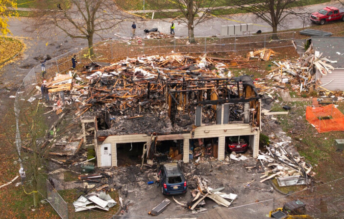 Explosión que sacude edificio residencial, provoca incendio y heridos en un barrio de Detroit