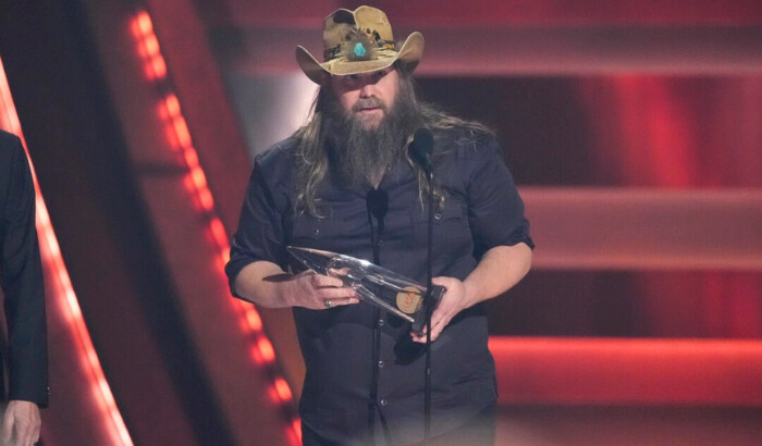 Chris Stapleton gana 4 premios de la Música Country y Morgan Wallen es Artista del Año