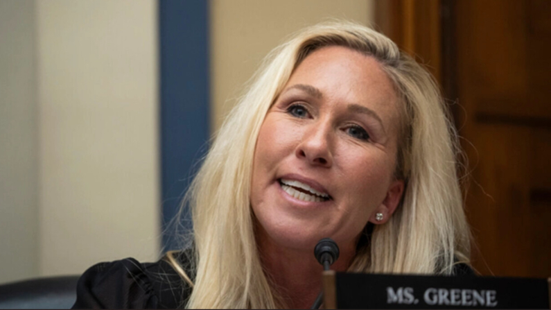 La representante Marjorie Taylor Greene (R-Ga.) habla durante una audiencia en la que el Dr. Anthony Fauci testifica ante el Subcomité Selecto sobre la Pandemia del Coronavirus, en Washington, el 3 de junio de 2024. (Madalina Vasiliu/The Epoch Times)