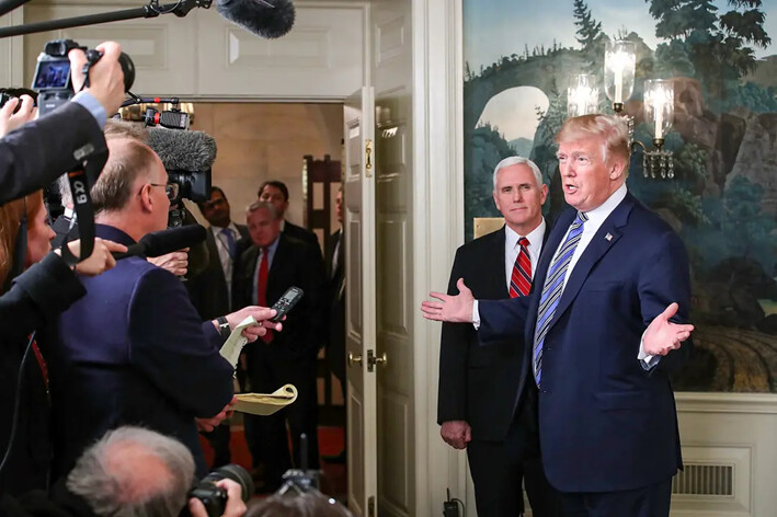 El presidente Donald Trump habla con la prensa sobre el proyecto de ley de gasto de 1.3 billones de dólares aprobado por el Congreso, en la Casa Blanca, el 23 de marzo de 2018. (Mark Wilson/Getty Images)