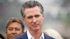 Gobernador Newsom aborda las preocupaciones económicas y presenta plan de empleo de USD 120 millone