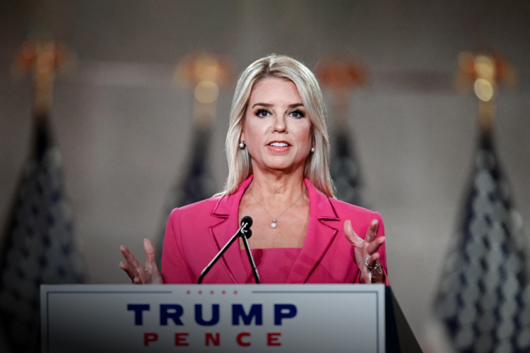 5 cosas que debes saber sobre Pam Bondi, la nominada de Trump para Fiscal General