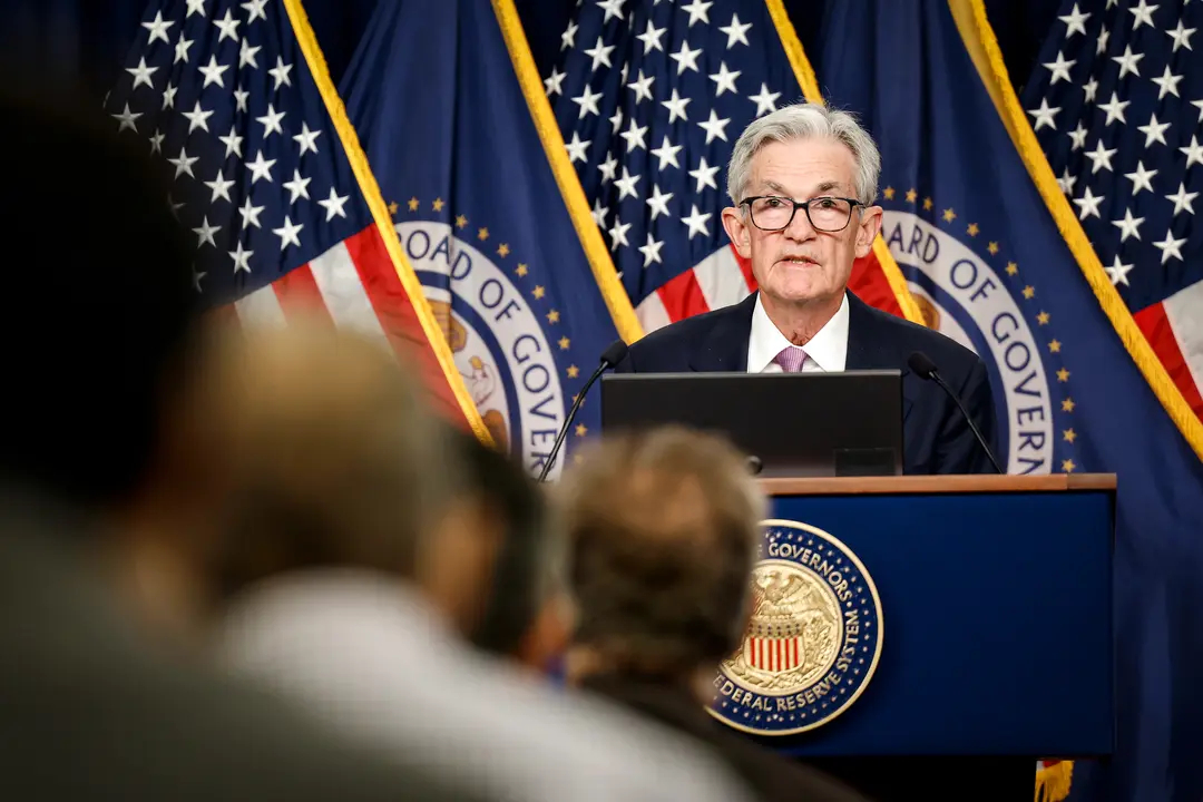 El presidente de la Reserva Federal, Jerome Powell, habla durante una rueda de prensa en el William McChesney Martin Jr. Federal Reserve Board Building en Washington el 18 de septiembre de 2024. (Anna Moneymaker/Getty Images)