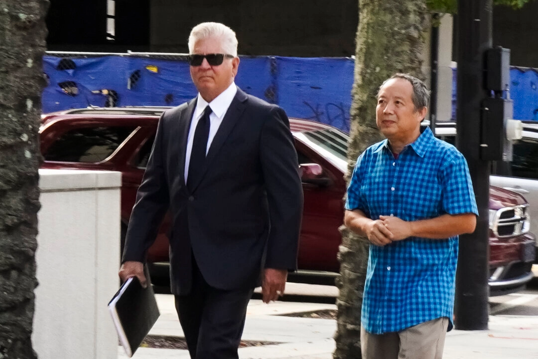 Exingeniero de Verizon recibe sentencia de 4 años de prisión por espiar a Falun Gong