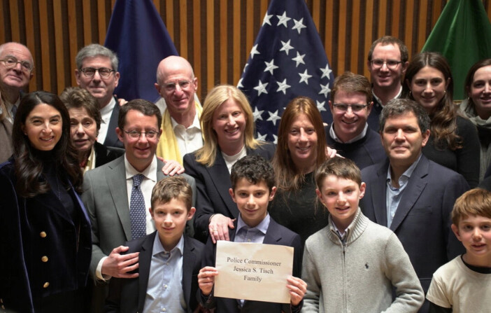 Alcalde de Nueva York toma juramento a la nueva comisaria de policía Jessica Tisch