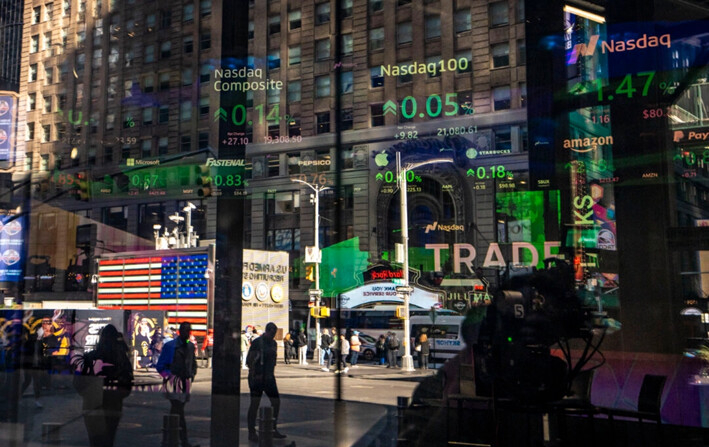 El Nasdaq MarketSite en Times Square, Nueva York, el 2 de marzo de 2024. (Samira Bouaou/The Epoch Times)