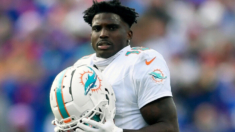 Desestiman multa de tráfico a Tyreek Hill, de los Dolphins, tras ausencia de oficiales a la audiencia