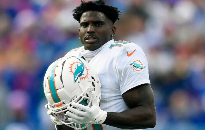 Desestiman multa de tráfico a Tyreek Hill, de los Dolphins, tras ausencia de oficiales a la audiencia