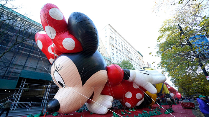 Desfile de Acción de Gracias de Macy’s presenta nuevos diseños de carrozas y globos