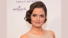 Danica McKellar dice que las películas navideñas brindan una «vía de escape de este mundo loco»