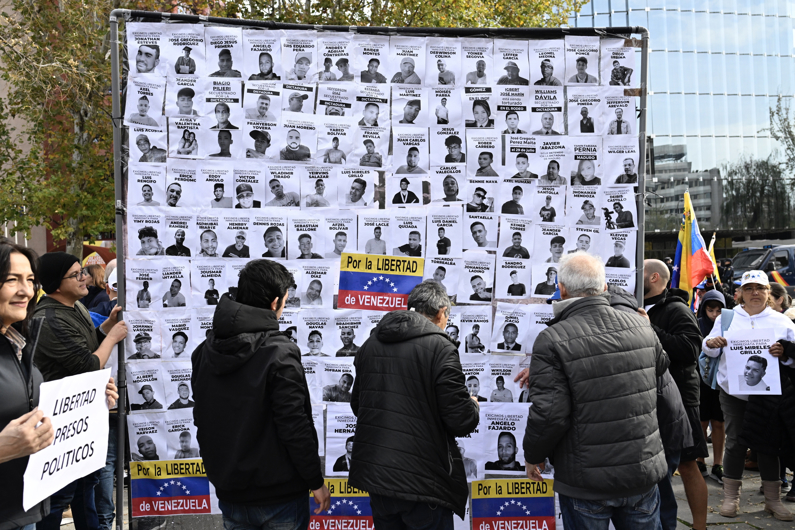 Opositores venezolanos reclaman en Madrid a la CPI para que actúe contra mandato de Maduro