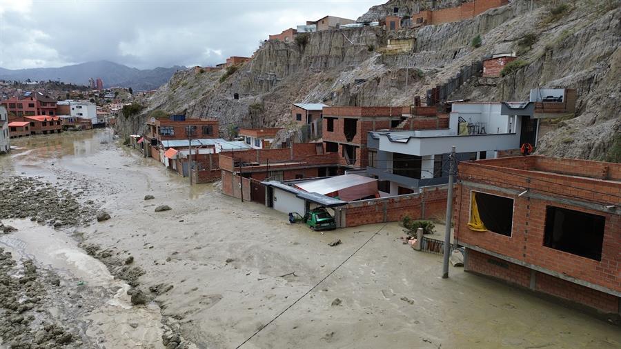 Suben a nueve los fallecidos por lluvias, derrumbes e inundaciones en Bolivia