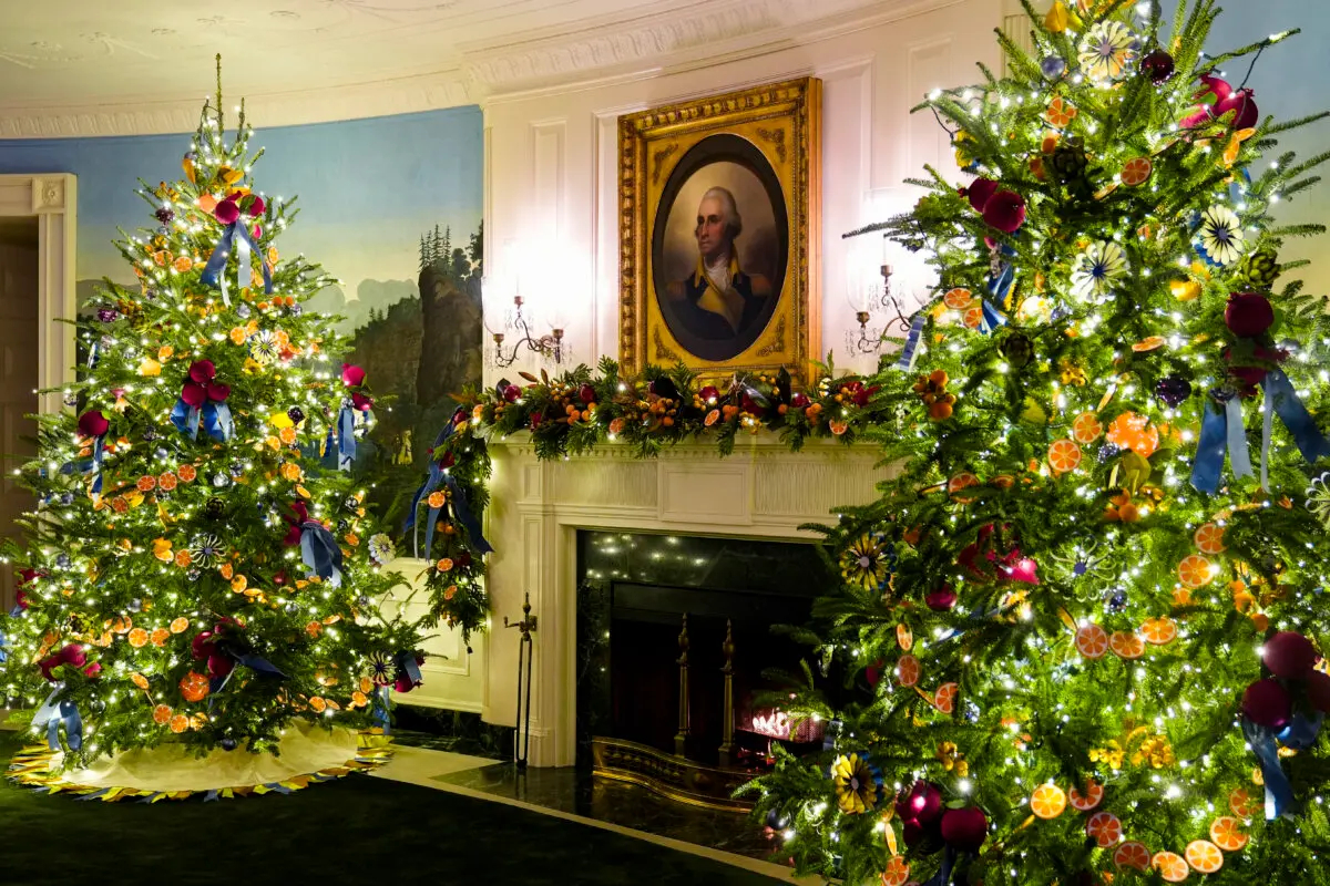 La Sala de Recepciones Diplomáticas de la Casa Blanca en Washington, decorada para las fiestas, el 2 de diciembre de 2024. (Susan Walsh/AP Photo)