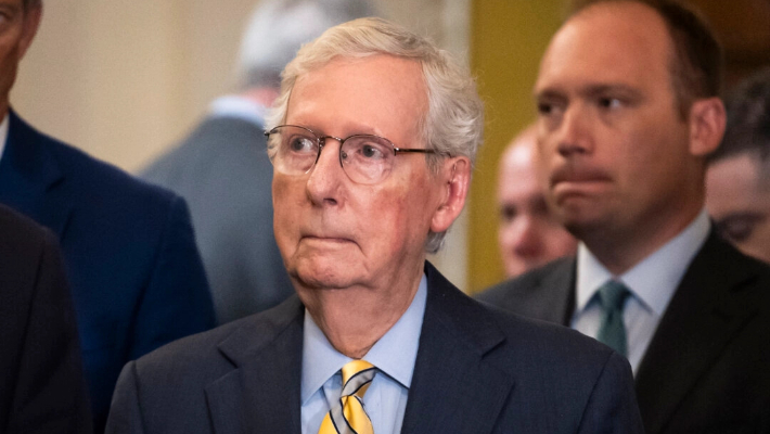 El senador Mitch McConnell (R-Ky.) habla durante la rueda de prensa semanal del Senado en el edificio del Capitolio de EE.UU. en Washington el 9 de julio de 2024. (Madalina Vasiliu/The Epoch Times)