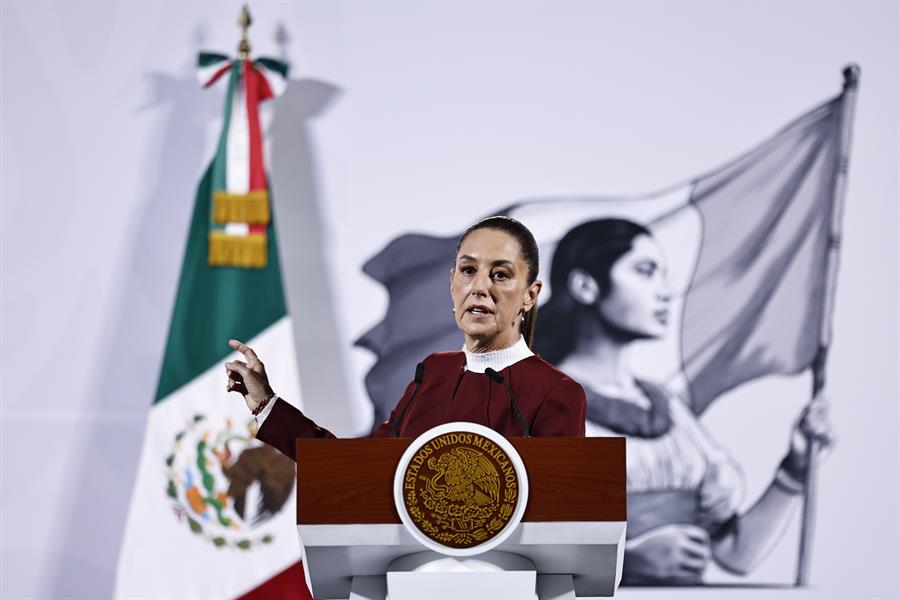 Presidenta de México anuncia un aumento del 12 % en salario mínimo para 2025