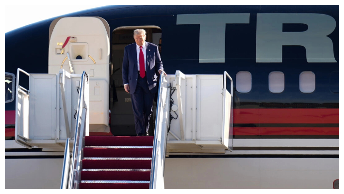 El presidente electo Donald Trump llega a la Base Conjunta Andrews, Maryland, el 13 de noviembre de 2024. (Andrew Harnik/Getty Images)