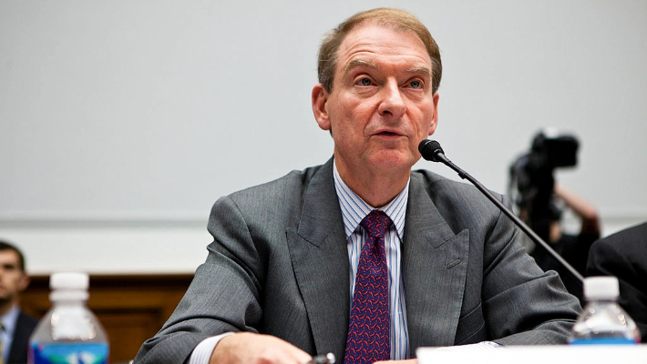 Paul Atkins, ex comisionado de la Comisión de Bolsa y Valores y profesor visitante del American Enterprise Institute, testifica en una audiencia en el Capitolio el 15 de septiembre de 2011. (Brendan Hoffman/Getty Images)
