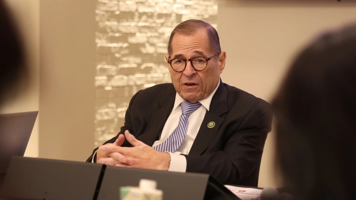 El representante Jerry Nadler (D-N.Y.) habla en la reunión de defensores del distrito en la oficina de la Academia de la Grabación de Nueva York, en la ciudad de Nueva York, el 5 de octubre de 2023. (Rob Kim/Getty Images para The Recording Academy)