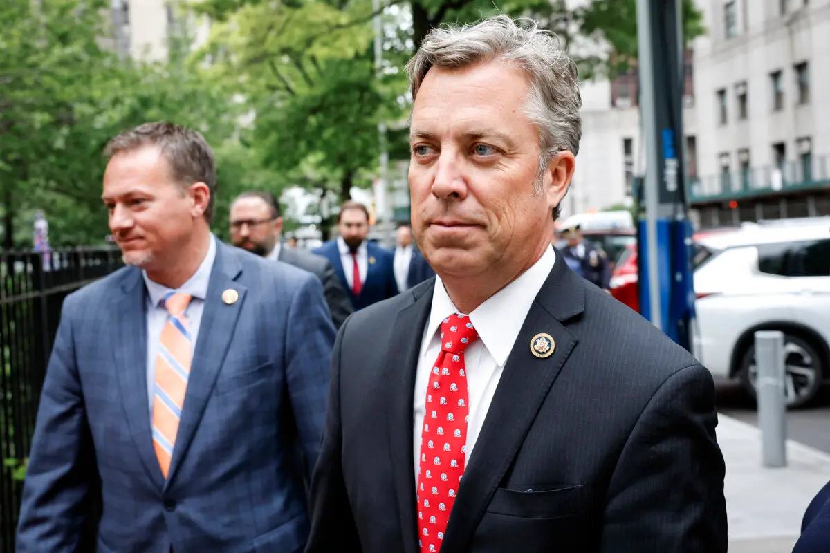 El representante Andy Ogles (R-Tenn.) llega a Nueva York el 16 de mayo de 2024. (Michael M. Santiago/Getty Images)