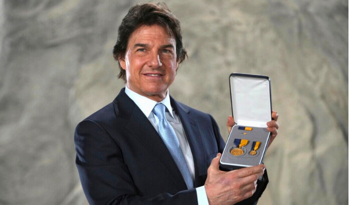 Tom Cruise recibe el máximo reconocimiento civil de la Marina estadounidense