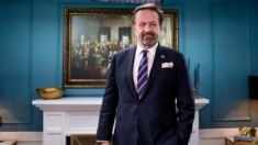 Gorka: La política exterior de Trump no es intervencionista ni aislacionista, es de «fuerza quirúrgica»