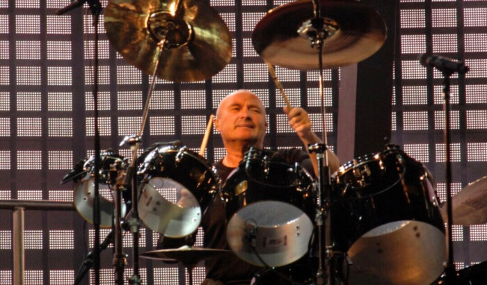 Phil Collins se presenta con su banda, Genesis, en Toronto, Canadá, el 5 de septiembre de 2007. (Darryl James/Getty Images)