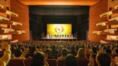 Shen Yun conmovió hasta las lágrimas a mujer china con historias prohibidas en China