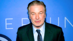 Fiscalía retira recurso contra sobreseimiento de Alec Baldwin por tiroteo mortal en set