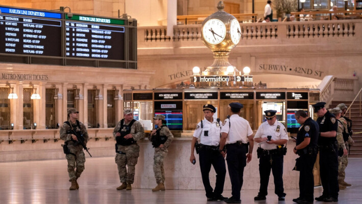 Arrestan a hombre por agredir a dos personas en Nochebuena en la Grand Central de Manhattan