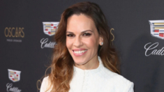 Hilary Swank habla sobre ser madre de gemelos a los 50 años: «Es una bendición»