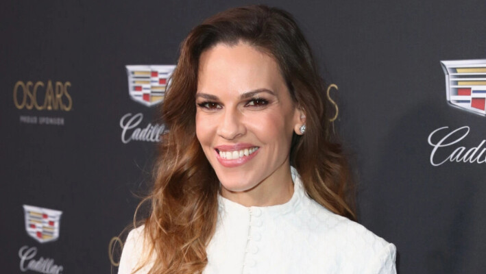 Hilary Swank habla sobre ser madre de gemelos a los 50 años: «Es una bendición»