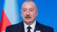 Presidente de Azerbaiyán afirma que el avión accidentado fue derribado por Rusia sin intención