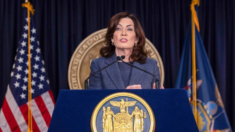 Hochul, gobernadora de NY, ordena reformas penitenciarias tras la muerte a golpes de recluso