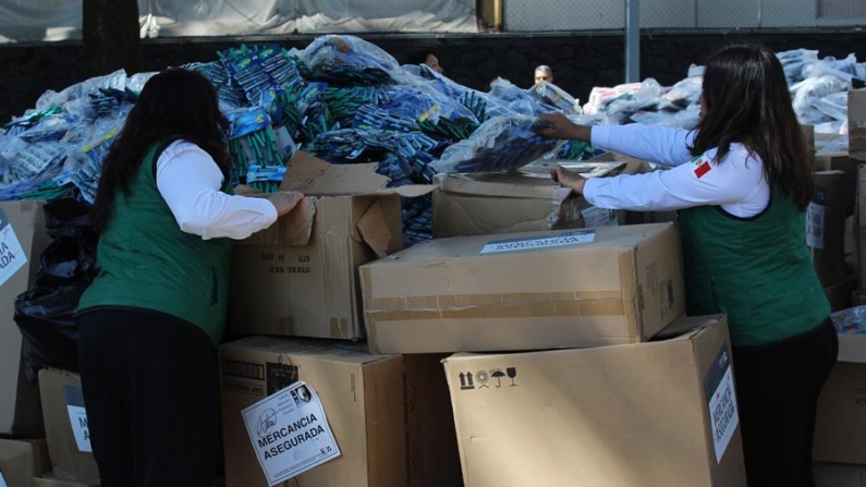 Imagen de archivo de productos confiscados en México. EFE/Pedro Cortes