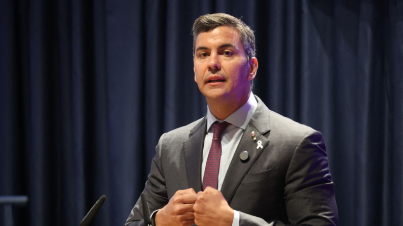 El presidente de Paraguay, Santiago Peña, en una fotografía de archivo. (Gil Cohen-Magen/AFP vía Getty Images)