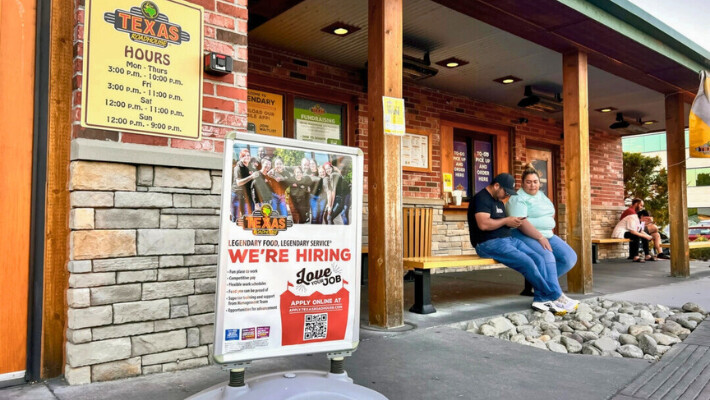 Las ofertas de empleo suben inesperadamente a su nivel más alto en 7 meses