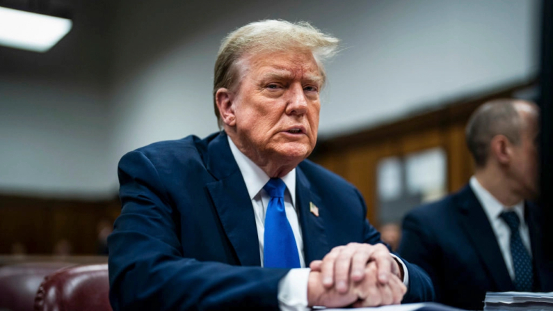 El expresidente Donald Trump en la Corte Criminal de Manhattan, en Nueva York, el 18 de abril de 2024. (Jabin Botsford-Pool/Getty Images)