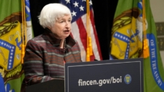 Yellen: Los paquetes de estímulo pueden haber contribuido «un poco» a la inflación