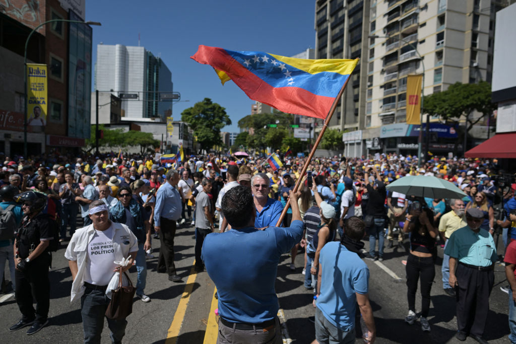 Venezolanos se concentran en Caracas tras llamado de Machado por la libertad