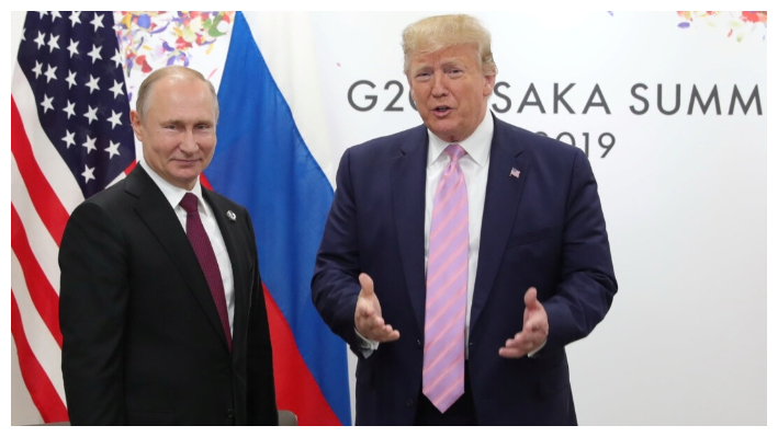 El presidente de Rusia, Vladímir Putin, y el entonces presidente de Estados Unidos, Donald Trump, asisten a una reunión al margen de la cumbre del G20 en Osaka, Japón, el 28 de junio de 2019. (Mikhail Klimentyev/Sputnik vía Reuters)