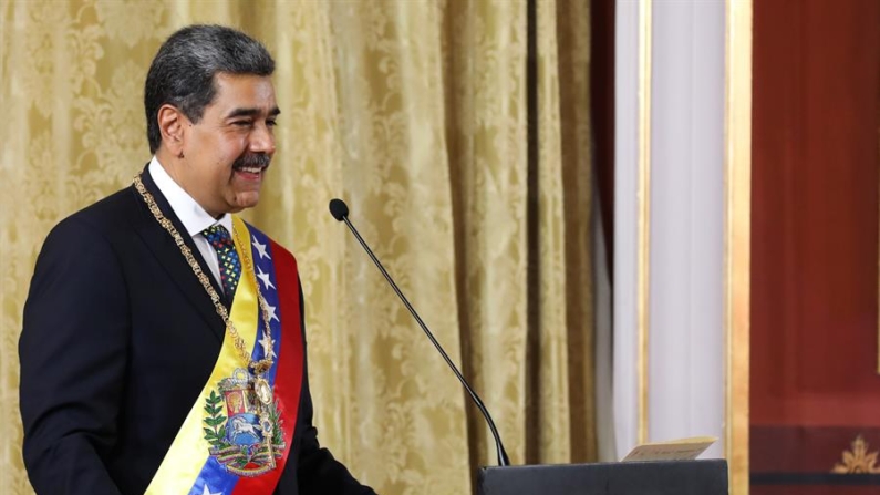 Fotografía cedida por el Palacio de Miraflores del presidente de Venezuela, Nicolás Maduro, pronunciando un discurso el 10 de enero de 2025, en Caracas (Venezuela). EFE/ Palacio de Miraflores