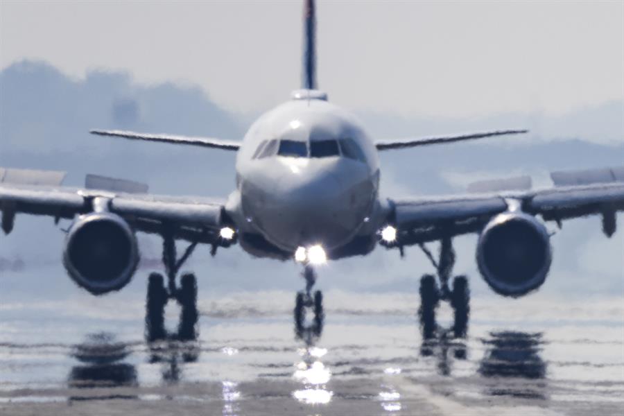 Evacuan un avión de Delta en el aeropuerto de Atlanta en medio de un temporal invernal