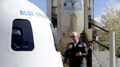 Blue Origin de Bezos se prepara para el lanzamiento inaugural del cohete New Glenn, desafiando a SpaceX