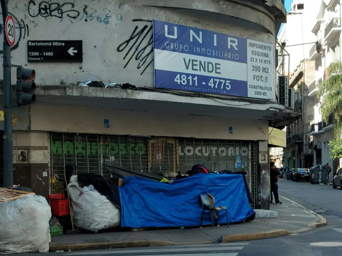 La pobreza en Argentina ha alcanzado el 40 por ciento y los campamentos de indigentes son una imagen común en Buenos Aires el 5 de agosto de 2022. (Autumn Spredemann/The Epoch Times)