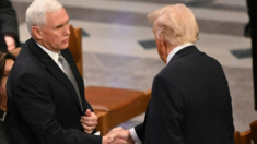 Pence dice que felicitó a Trump por su victoria electoral durante el funeral de Carter