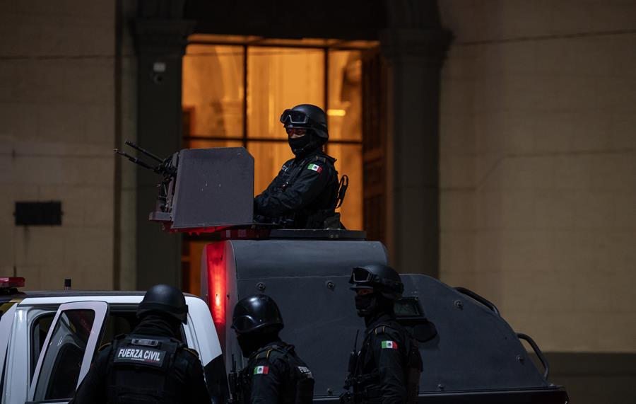 Amenaza de carro bomba en un edificio público moviliza a autoridades en el norte de México