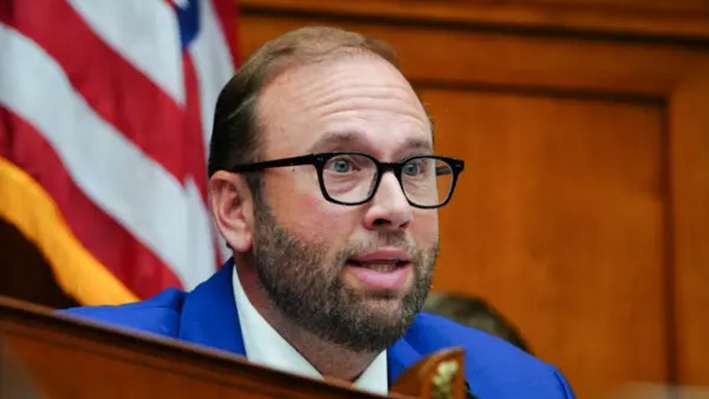 El representante Jason Smith (R-Mo.) habla durante una audiencia para una investigación de destitución del presidente Joe Biden, en Washington, el 28 de septiembre de 2023. (Madalina Vasiliu/The Epoch Times)